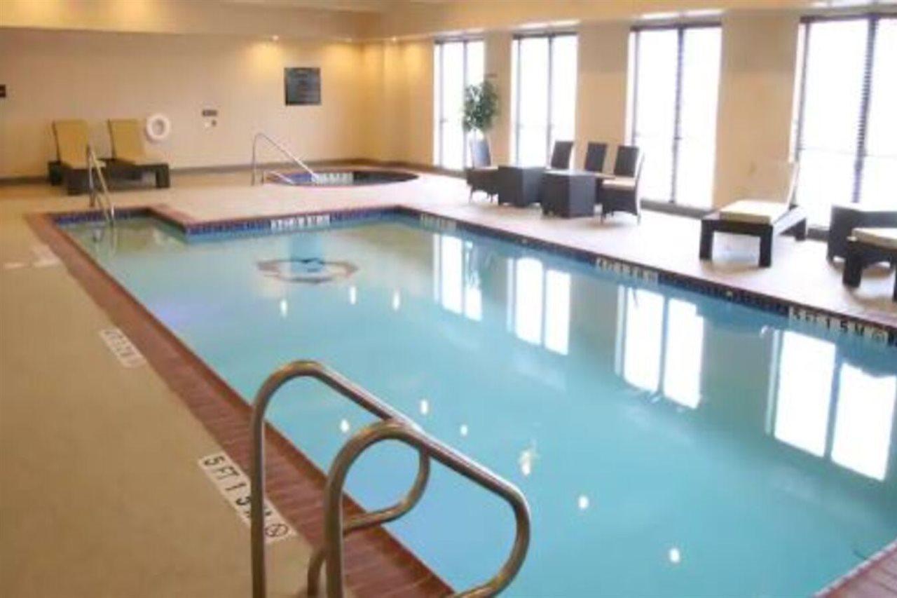 Hampton Inn & Suites Бастроп Экстерьер фото