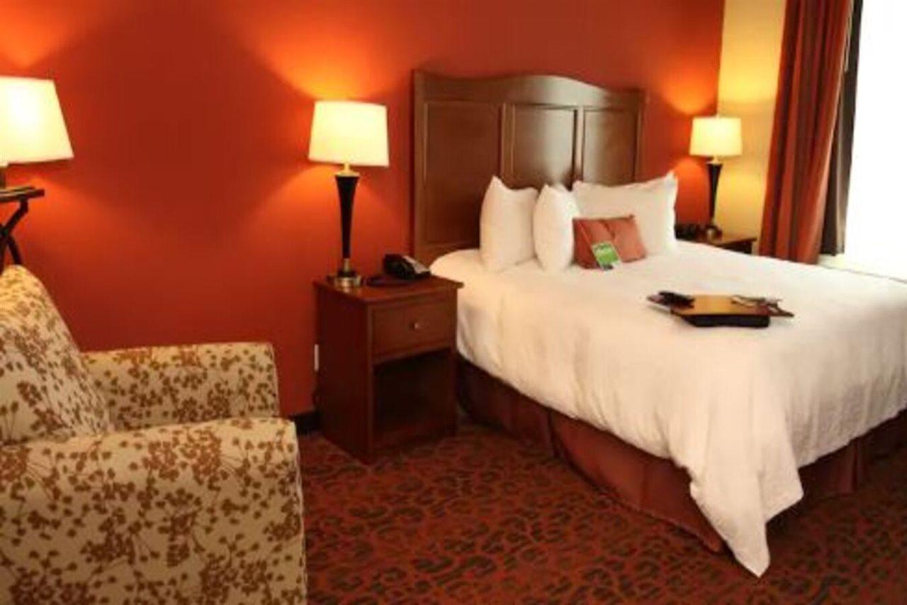 Hampton Inn & Suites Бастроп Экстерьер фото