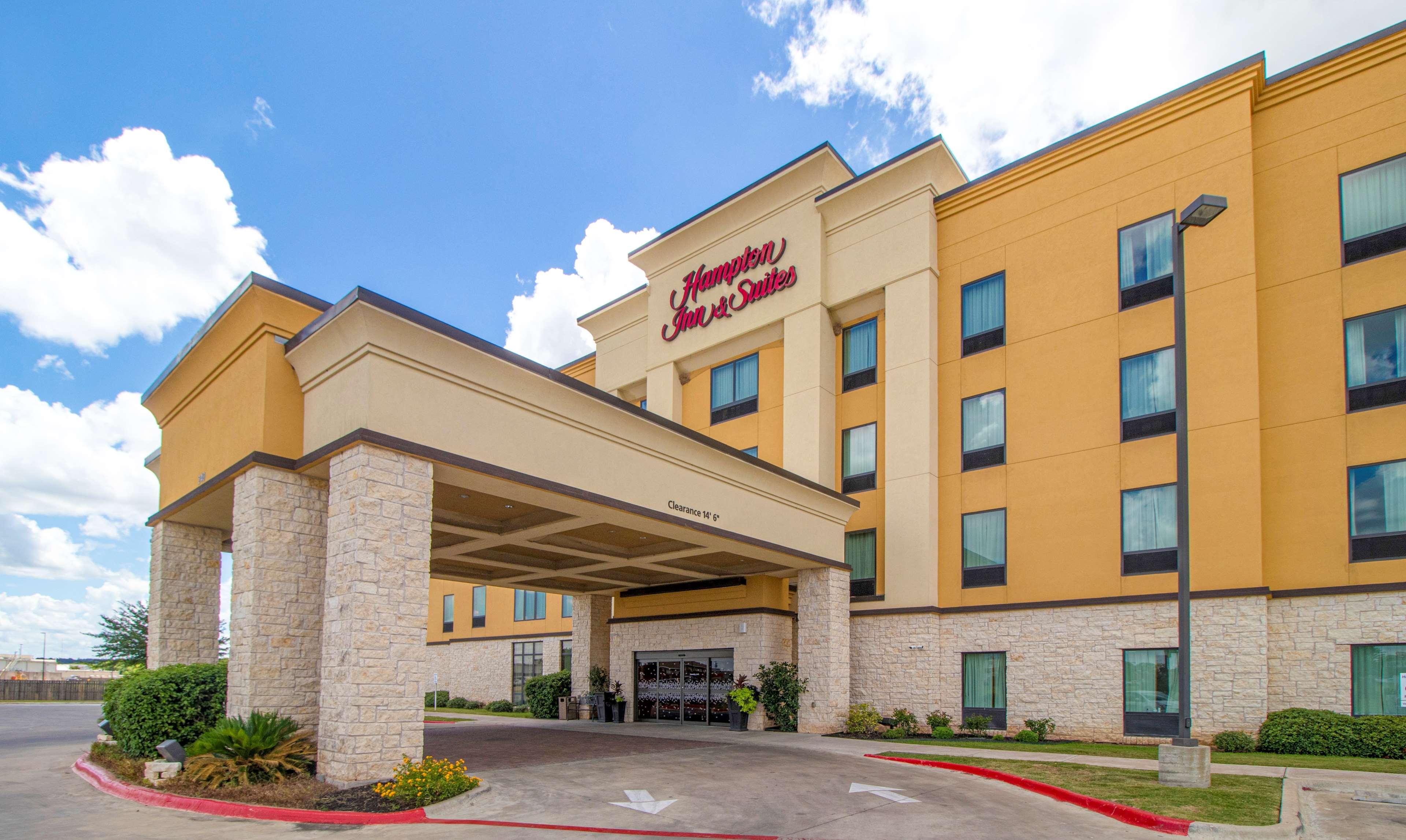 Hampton Inn & Suites Бастроп Экстерьер фото