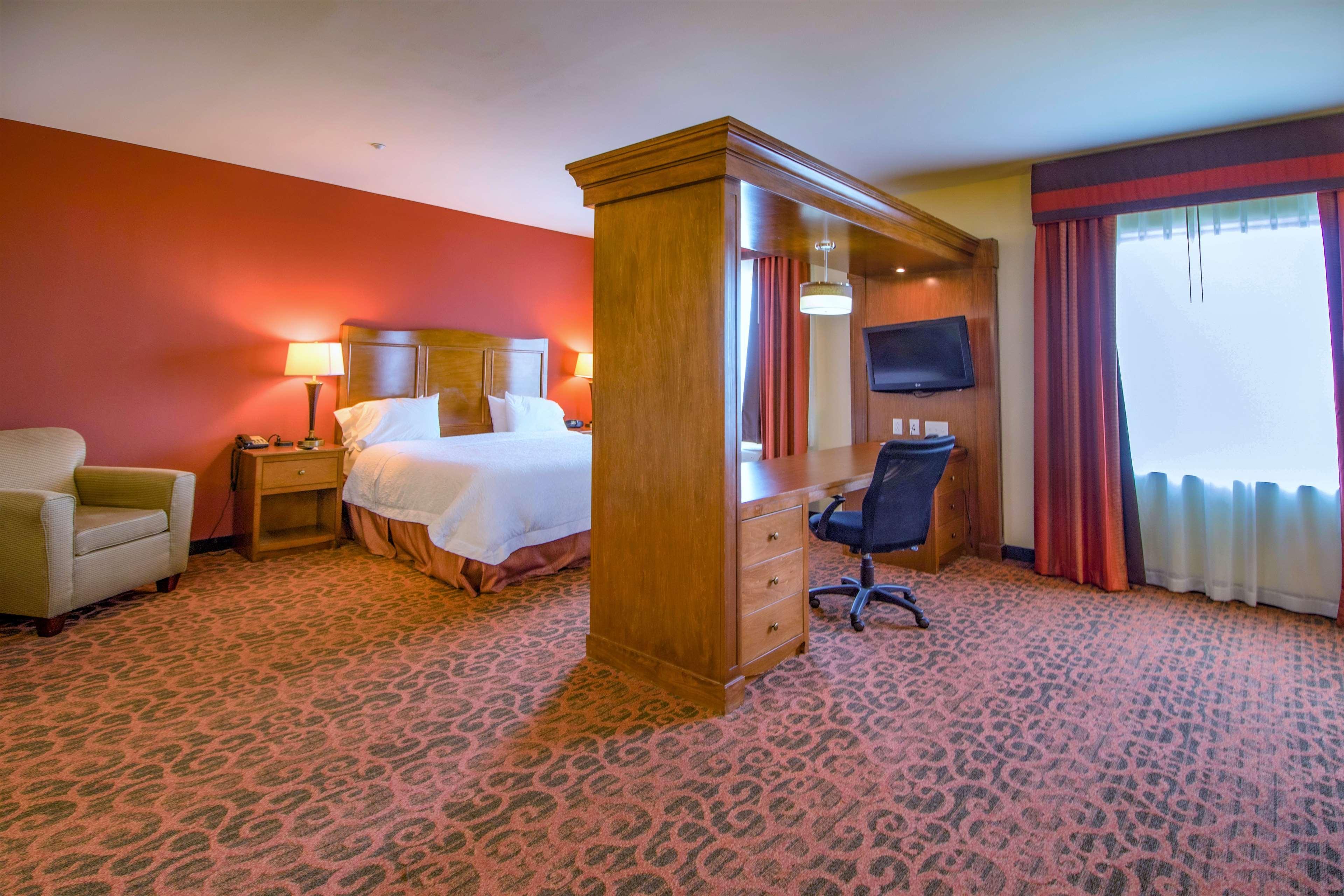Hampton Inn & Suites Бастроп Экстерьер фото