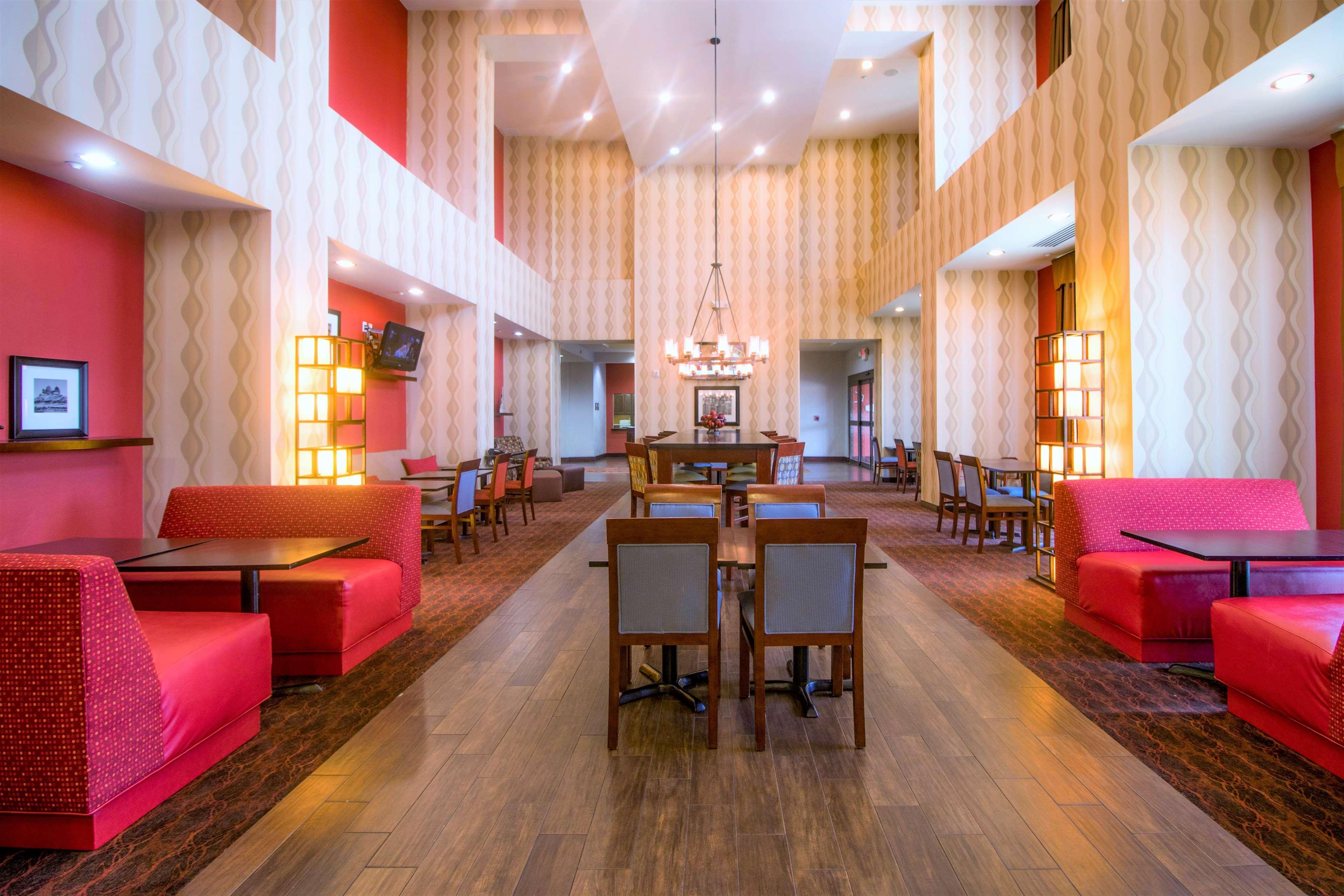 Hampton Inn & Suites Бастроп Экстерьер фото